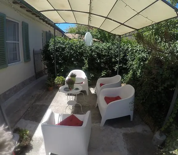 Biscuit לינה וארוחת בוקר *